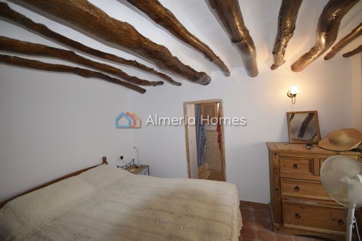 Image No.10-4 Bed Townhouse for sale