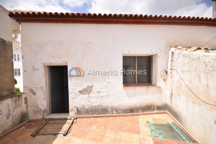 Image No.11-4 Bed Townhouse for sale