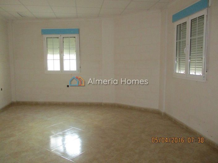 Image No.6-2 Bed Townhouse for sale