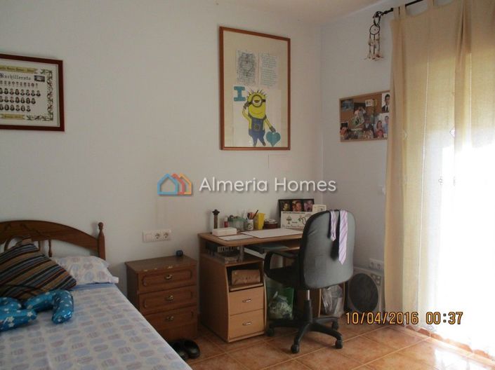 Image No.10-4 Bed Townhouse for sale