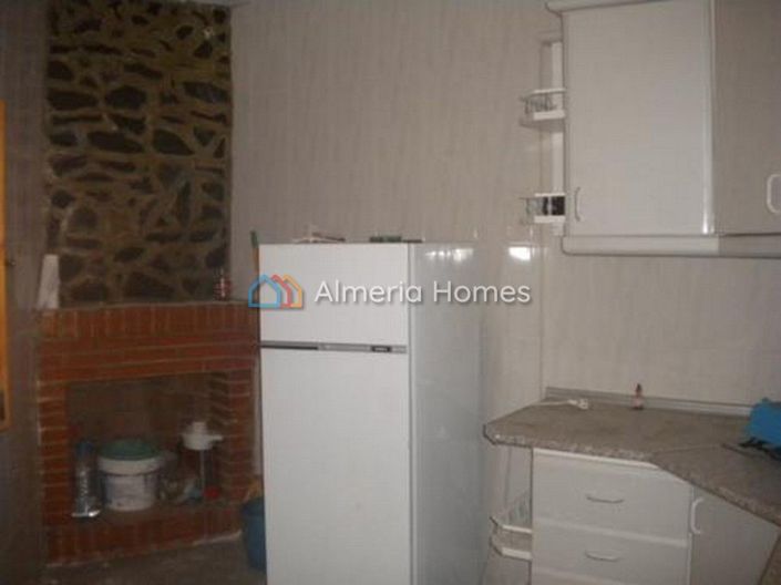 Image No.6-6 Bed Townhouse for sale