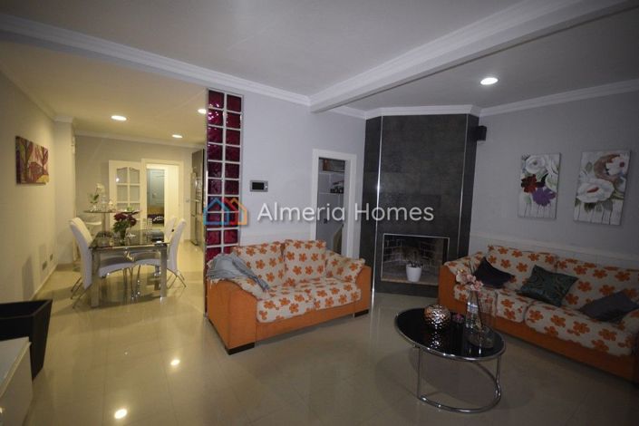 Image No.7-4 Bed Townhouse for sale