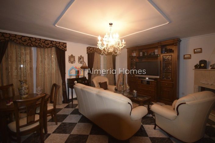 Image No.8-4 Bed Townhouse for sale