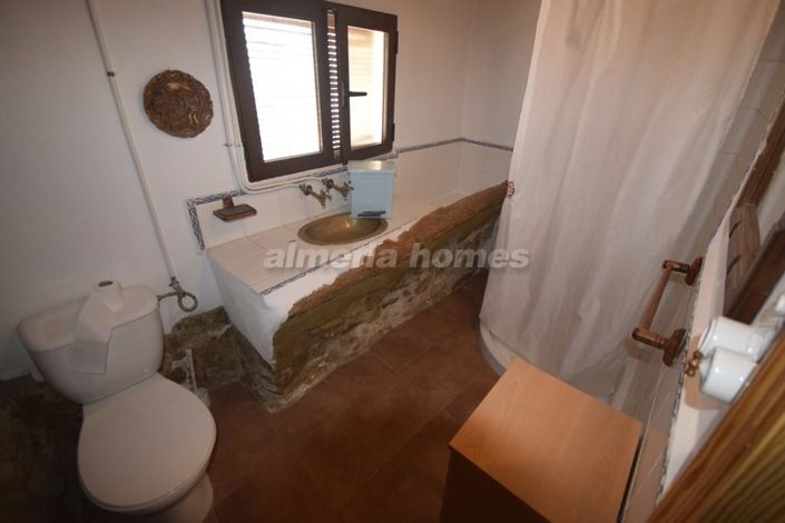 Image No.10-Maison de campagne de 3 chambres à vendre à Oria