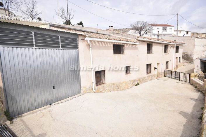 Image No.15-Maison de campagne de 3 chambres à vendre à Oria