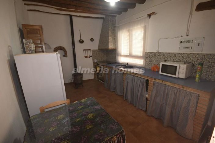 Image No.9-Maison de campagne de 3 chambres à vendre à Oria