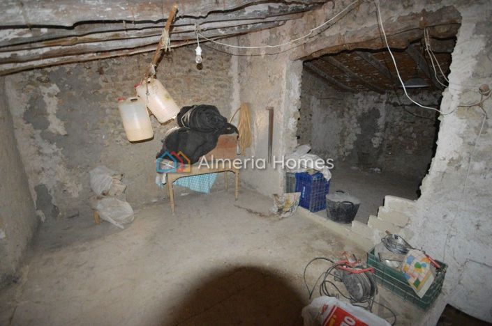 Image No.10-4 Bed Townhouse for sale