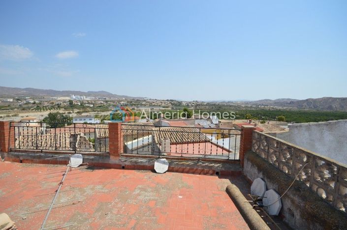 Image No.10-4 Bed Townhouse for sale