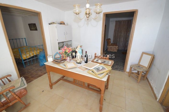 Image No.7-3 Bed Country House for sale