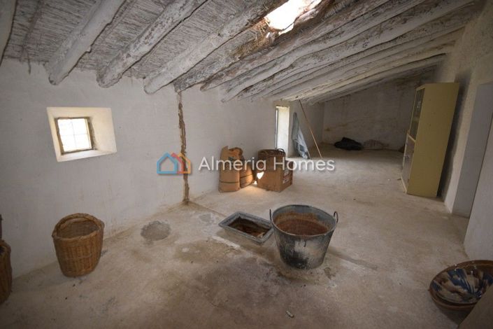 Image No.15-Maison de campagne de 4 chambres à vendre à Oria