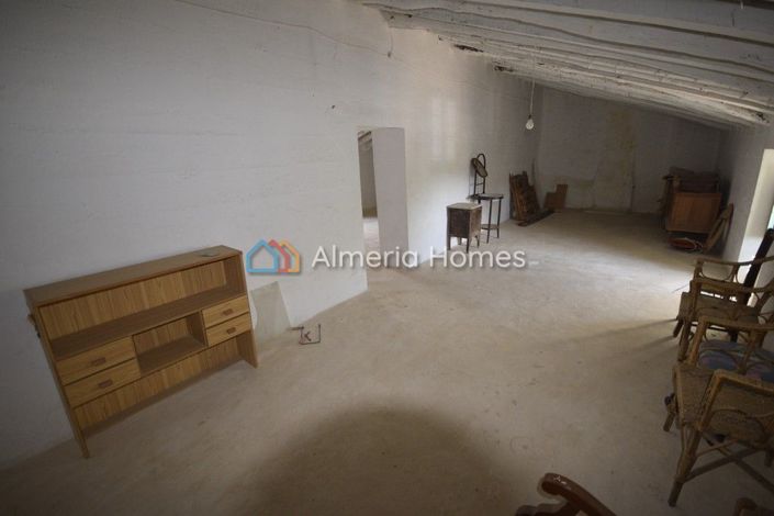 Image No.16-Maison de campagne de 4 chambres à vendre à Oria