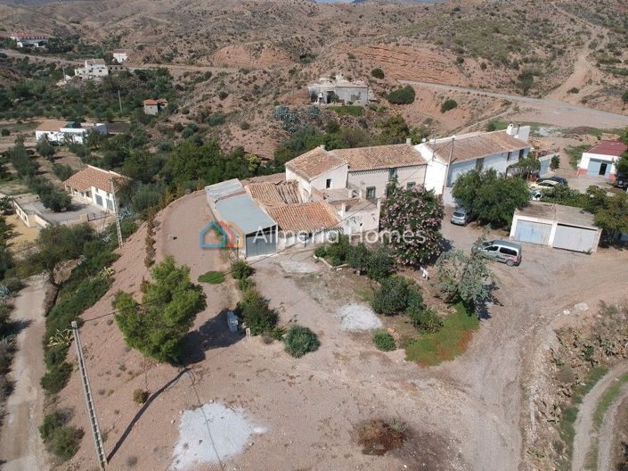 Image No.3-Maison de campagne de 4 chambres à vendre à Oria