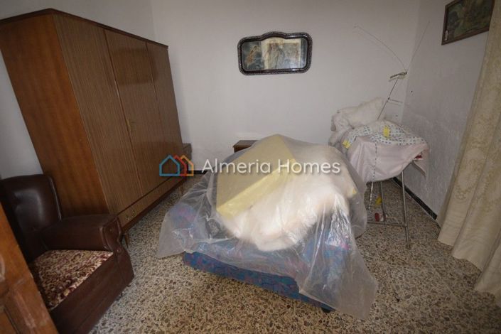 Image No.6-Maison de campagne de 4 chambres à vendre à Oria