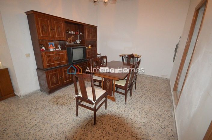 Image No.5-3 Bed Townhouse for sale