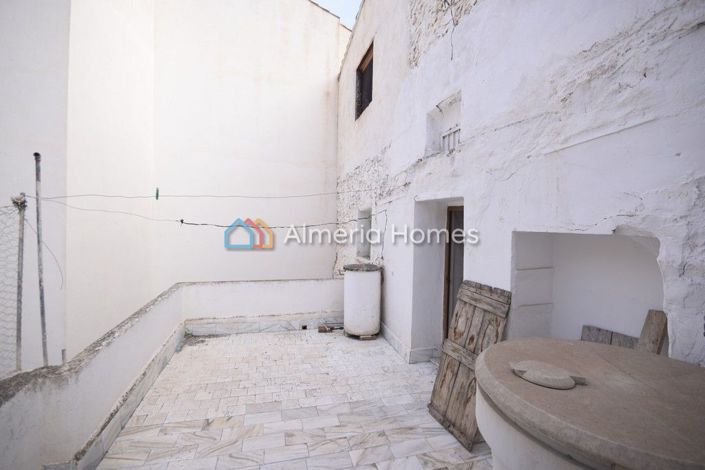 Image No.13-4 Bed Townhouse for sale