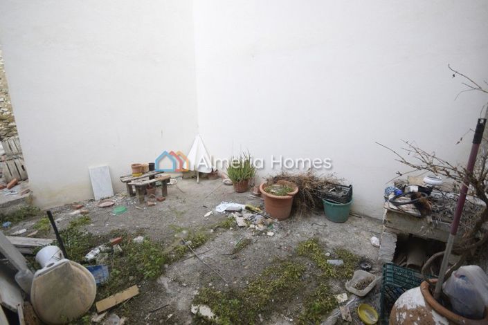 Image No.18-4 Bed Townhouse for sale