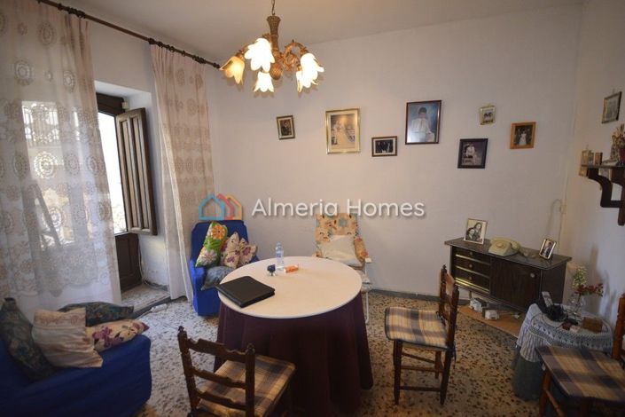 Image No.2-4 Bed Townhouse for sale