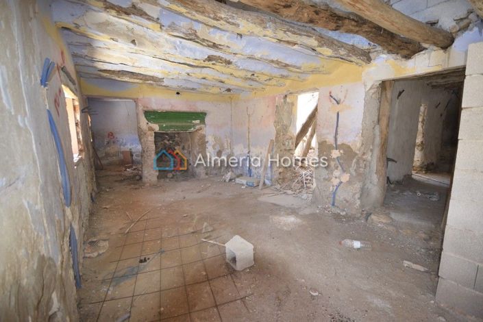 Image No.2-Maison de campagne à vendre à Oria