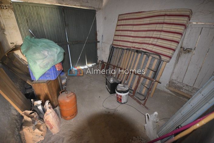 Image No.13-4 Bed Townhouse for sale