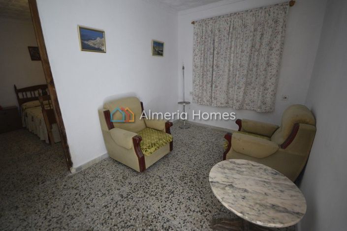 Image No.4-4 Bed Townhouse for sale