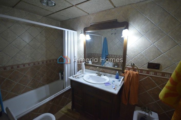 Image No.10-4 Bed Townhouse for sale