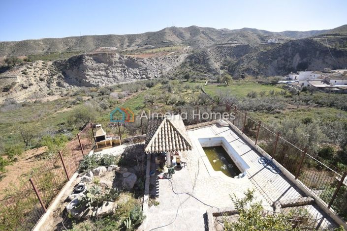 Image No.16-4 Bed Townhouse for sale