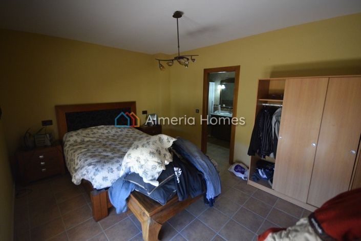 Image No.9-4 Bed Townhouse for sale