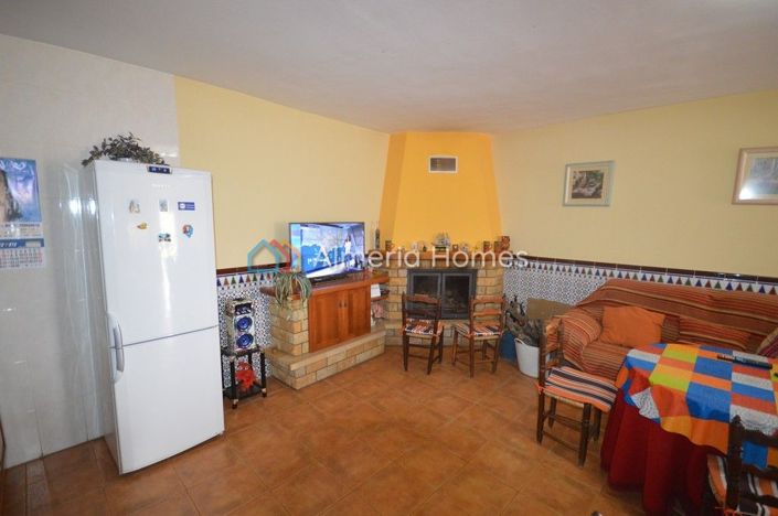 Image No.10-3 Bed Country House for sale