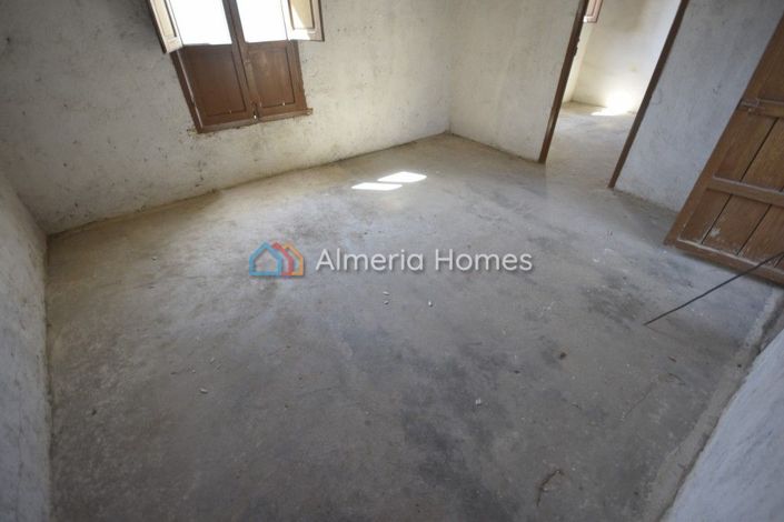 Image No.9-3 Bed Townhouse for sale