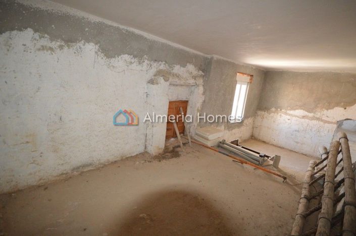 Image No.10-2 Bed Townhouse for sale