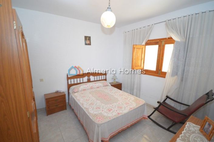 Image No.4-3 Bed Townhouse for sale