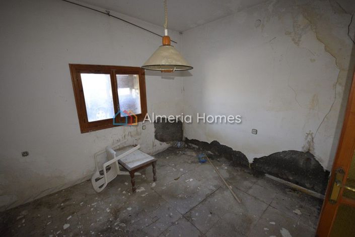 Image No.5-Maison de campagne de 5 chambres à vendre à Oria