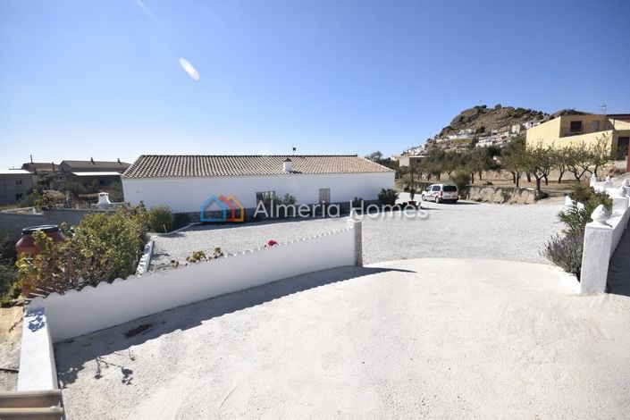 Image No.10-3 Bed Villa for sale