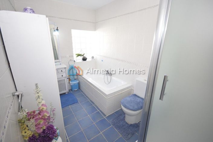 Image No.18-3 Bed Villa for sale