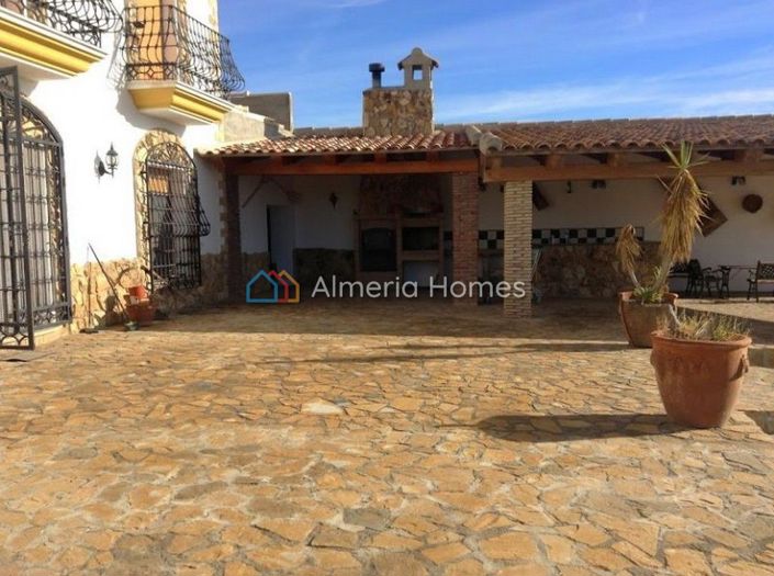 Image No.11-6 Bed Villa for sale