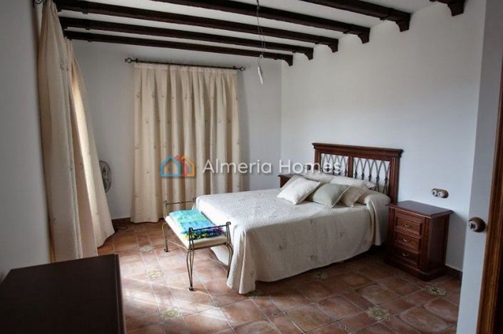 Image No.20-6 Bed Villa for sale