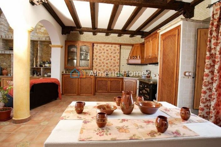 Image No.4-6 Bed Villa for sale