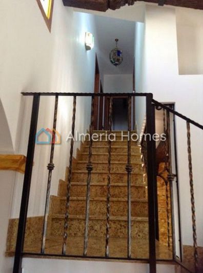 Image No.5-6 Bed Villa for sale