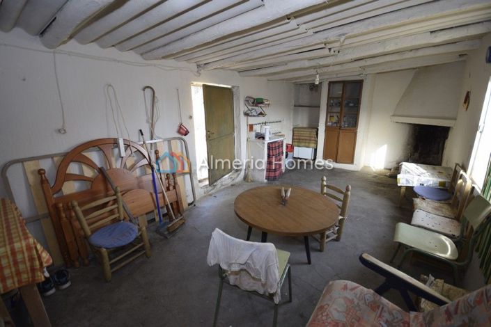 Image No.15-Maison de campagne de 4 chambres à vendre à Oria