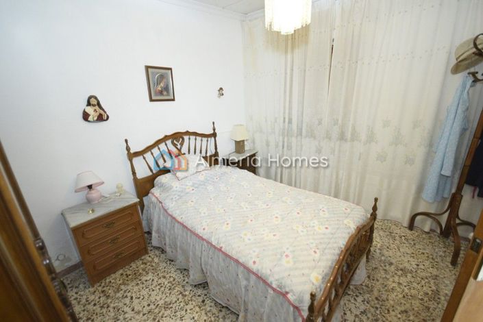 Image No.4-Maison de campagne de 4 chambres à vendre à Oria