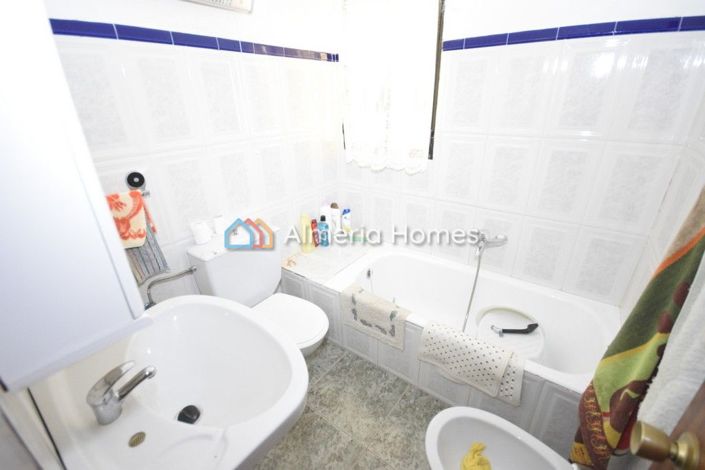 Image No.7-Maison de campagne de 4 chambres à vendre à Oria