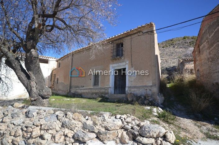 Image No.2-Maison de campagne de 2 chambres à vendre à Oria