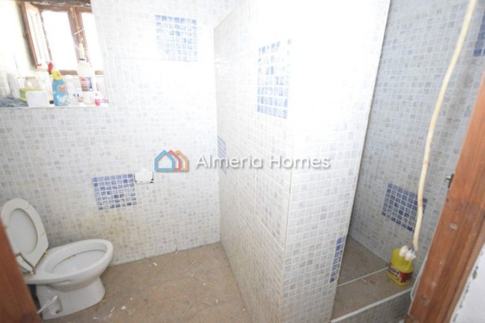 Image No.11-Maison de campagne de 4 chambres à vendre à Oria