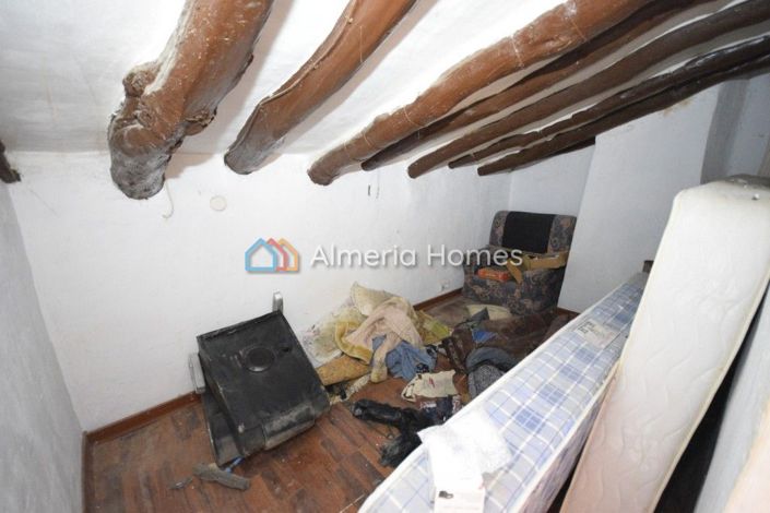 Image No.15-Maison de campagne de 4 chambres à vendre à Oria