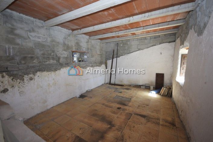 Image No.18-Maison de campagne de 4 chambres à vendre à Oria