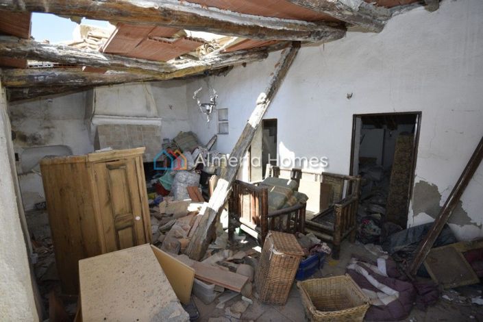 Image No.19-Maison de campagne de 4 chambres à vendre à Oria