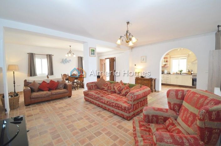 Image No.10-4 Bed Villa for sale