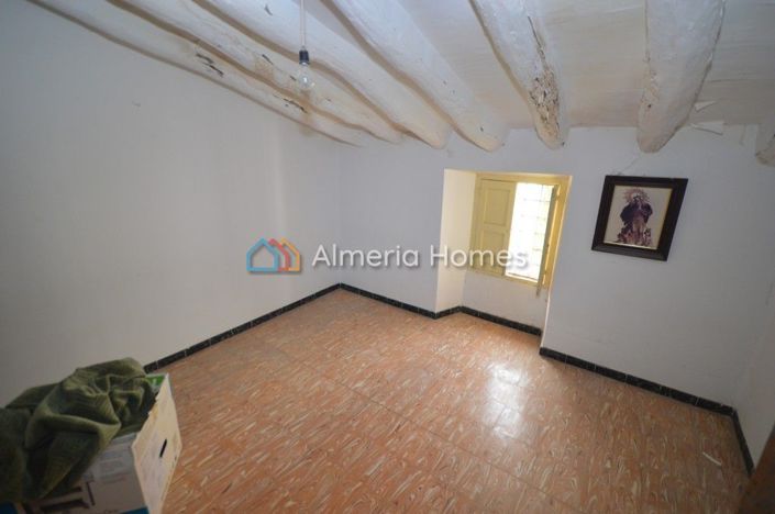 Image No.15-4 Bed Townhouse for sale