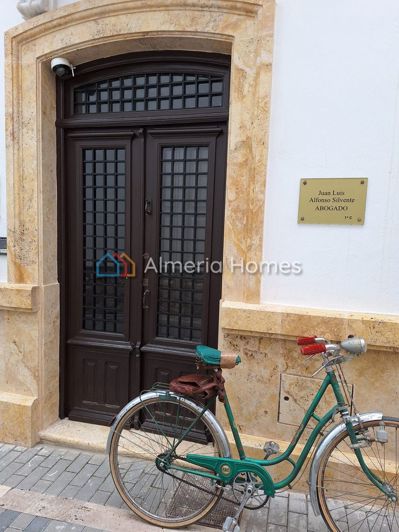 Image No.21-4 Bed Townhouse for sale