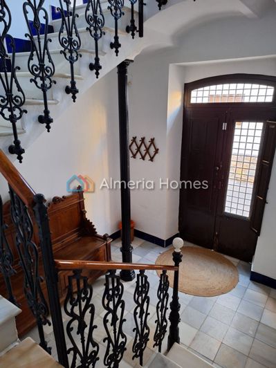 Image No.3-4 Bed Townhouse for sale